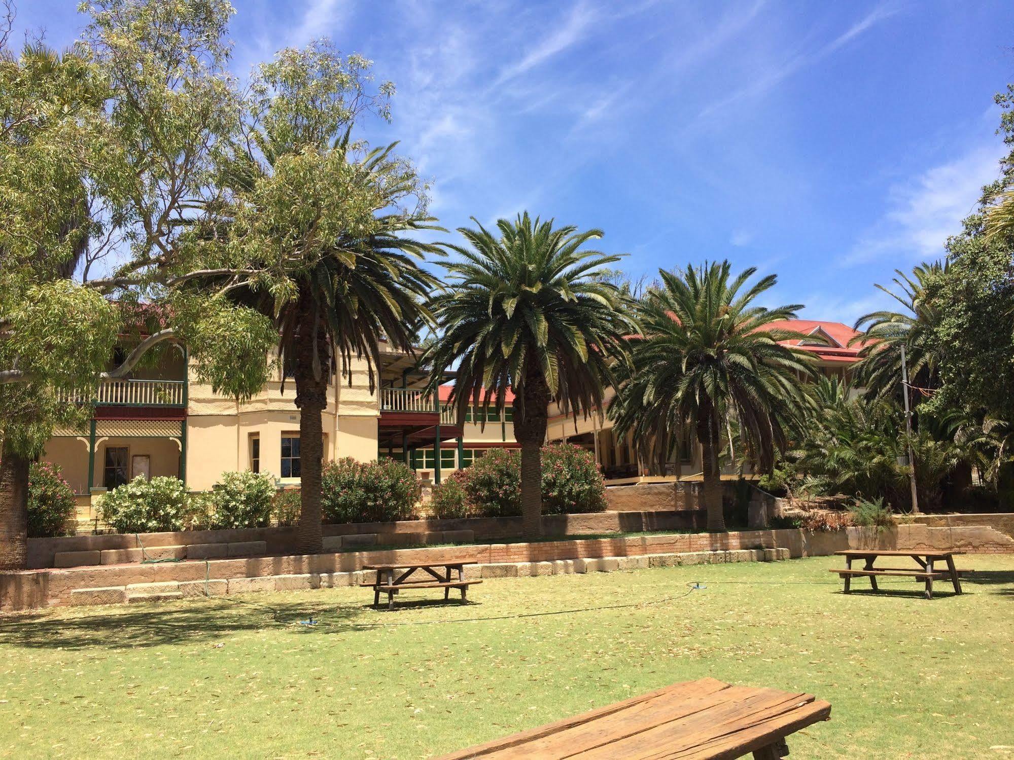 The Priory Hotel Dongara Εξωτερικό φωτογραφία